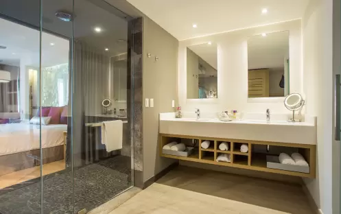 BREATHLESS RIVIER CANCUN XCELERATE JUNIOR SUITE SWIM OUT OCEAN FRONT WASHROOM BREATHLESS RIVIER CANCUN XCELERATE JUNIOR SUITE SWIM OUT OCEAN FRONT WASHROOM
